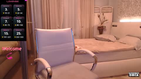 Snapshot of dealux_ chatting on September 17, 4:54 pm DeaLux  online show from September 17, 4:54 pm