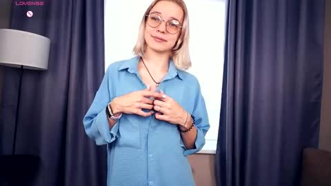 Snapshot of deannmaslen chatting on October 11, 5:34 am Charlie 18yo online show from October 11, 5:34 am