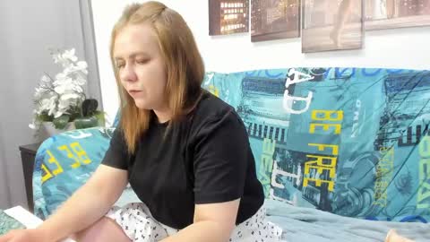 Holly online show from June 3, 1:30 am