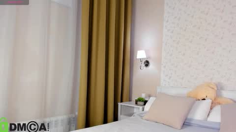 Jennifer online show from March 20, 11:54 pm