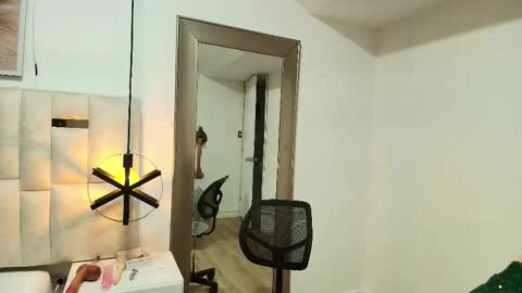 debora_heels_ online show from February 24, 11:46 am