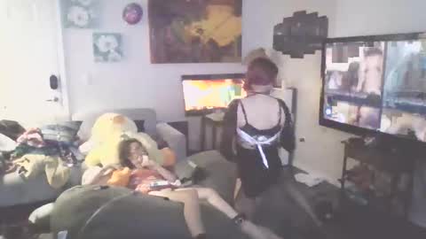 30sHotcouple online show from April 2, 8:21 am