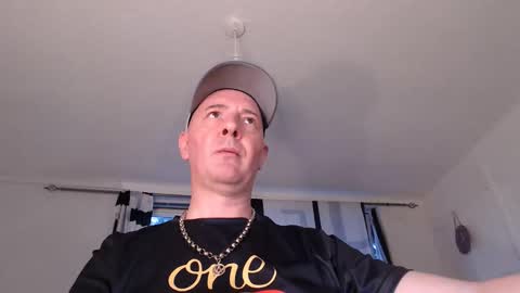 decusbomont online show from June 7, 8:03 pm