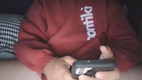 deeveeiate online show from December 5, 11:01 am