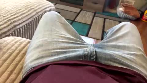 deezenutz64 online show from April 8, 2:31 pm