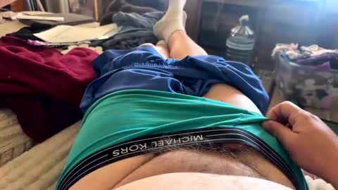 deezenutz64 online show from April 15, 4:21 pm
