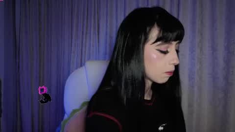 Stephanie.e  online show from November 10, 4:48 am