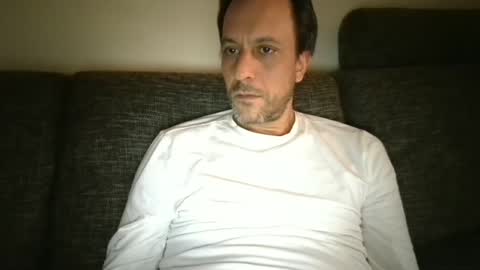 Snapshot of degrandis chatting on February 28, 4:20 pm Luka Magic online show from February 28, 4:20 pm