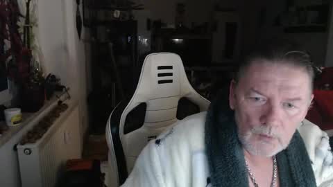 deinprinz2312 online show from January 7, 5:23 am