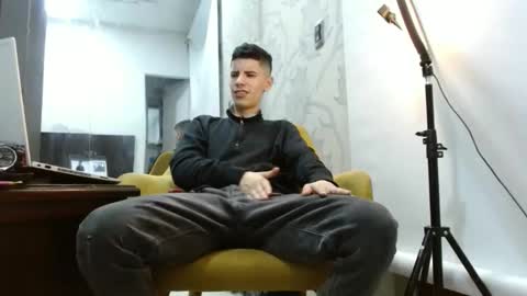 delglo online show from October 3, 8:44 am