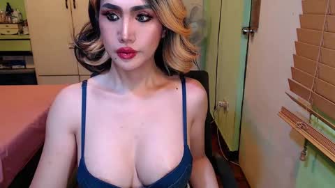 Mercedes online show from March 9, 7:23 am