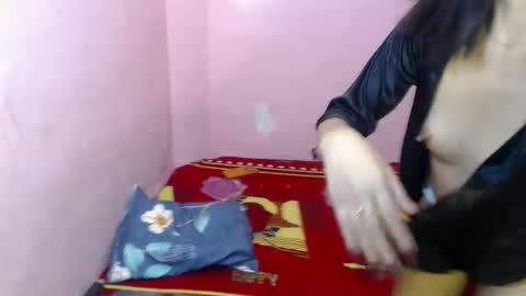    online show from December 5, 5:11 pm