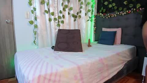 Delilah  online show from January 16, 10:30 pm