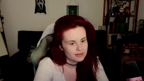 dellacrush_ online show from November 22, 6:06 pm