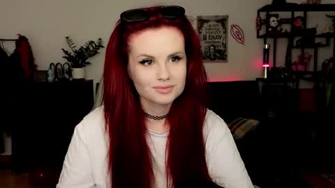 dellacrush_ online show from March 2, 6:03 pm