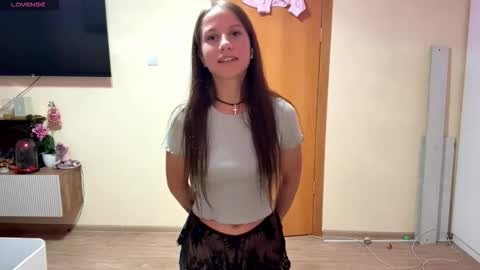 Snapshot of delphineframpton chatting on October 14, 6:38 am delphineframpton online show from October 14, 6:38 am