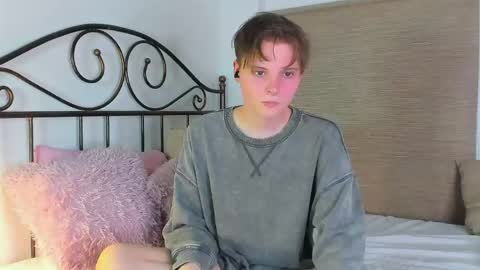 demianenglen online show from May 4, 5:19 pm