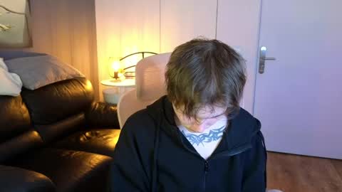 demianenglen online show from June 1, 12:23 am