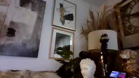 Snapshot of denboisvin2043 chatting on February 6, 12:04 pm denboisvin2043 online show from February 6, 12:04 pm