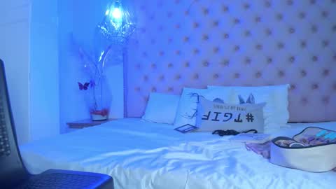 denisse_logan online show from February 8, 3:43 am