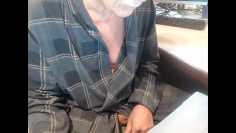 Den  Jet online show from February 1, 11:51 am