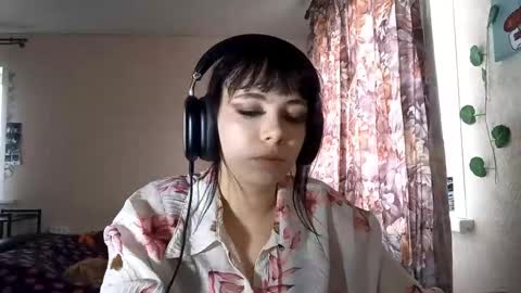 Aki online show from November 15, 8:05 am