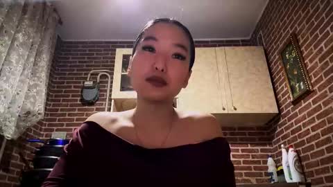 Emma online show from December 15, 2:13 pm