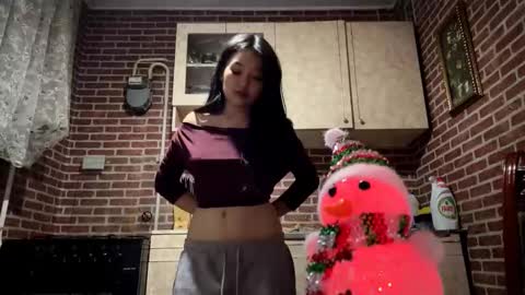 Emma online show from December 22, 4:03 pm