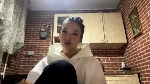 Emma online show from November 13, 1:25 pm