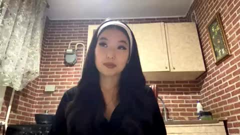 Emma online show from November 11, 2:41 pm