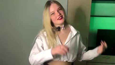 Luna online show from April 4, 4:36 pm