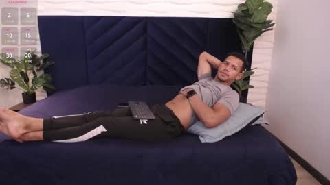 Dereck Myers online show from January 13, 6:27 am