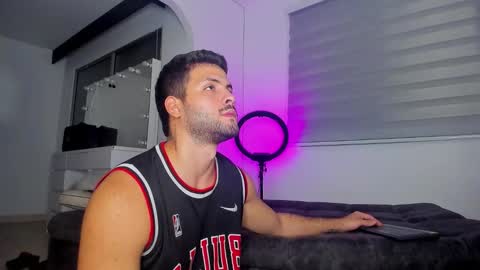 dereckhardd online show from January 18, 10:13 am