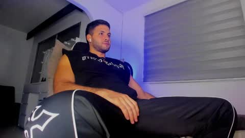 dereckhardd online show from February 28, 8:40 am