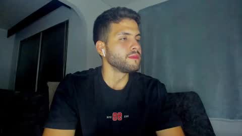 dereckhardd online show from May 5, 11:32 pm