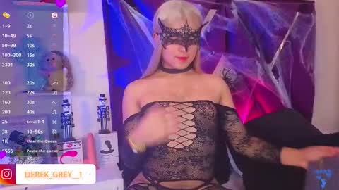 Snapshot of derek_greyy_ chatting on October 17, 9:19 pm derek grey online show from October 17, 9:19 pm