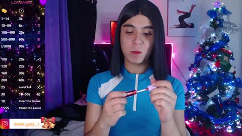 Snapshot of derek_greyy_ chatting on January 1, 10:32 am derek grey online show from January 1, 10:32 am