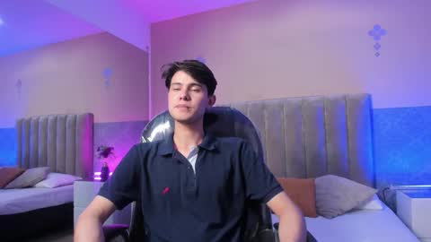 derek_sinn online show from March 9, 10:25 pm