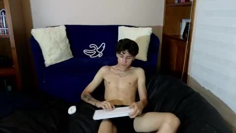 Derek online show from November 22, 11:57 pm