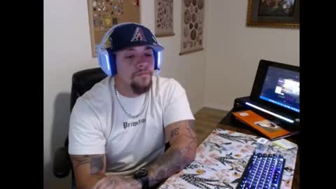 Snapshot of desertadventurer25 chatting on September 25, 4:30 am desertadventurer25 online show from September 25, 4:30 am