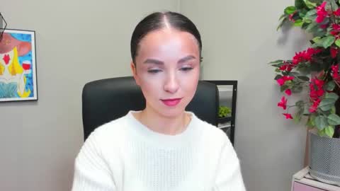 LAYLA online show from March 21, 8:09 am