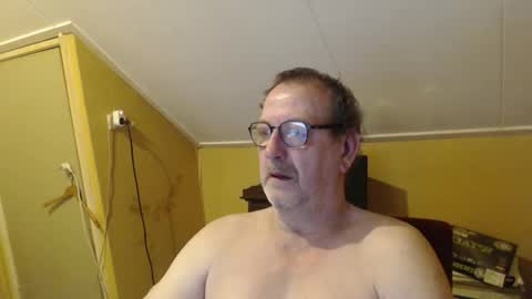 destelp online show from December 3, 11:27 pm