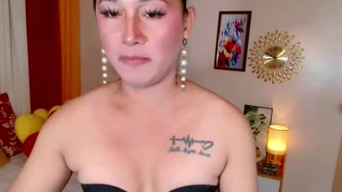 destenierose online show from May 20, 1:57 am