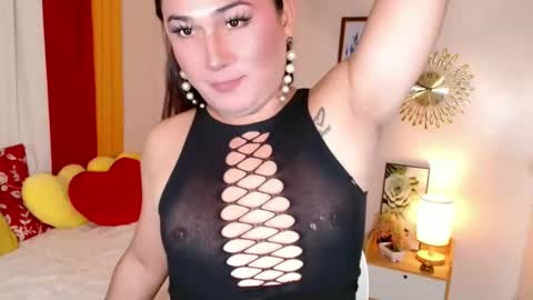 destenierose online show from October 27, 2:33 am