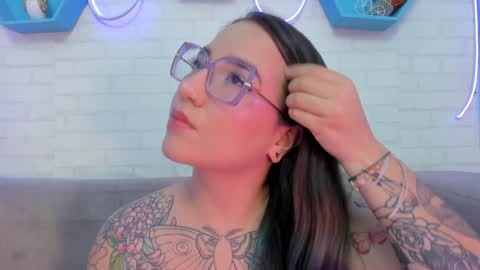 Deva Blue online show from January 20, 7:47 am