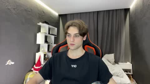 devilnut1 online show from November 22, 6:39 pm