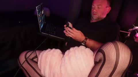 deviluforgot online show from August 1, 6:04 am