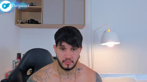 JULIAN online show from January 17, 9:06 pm