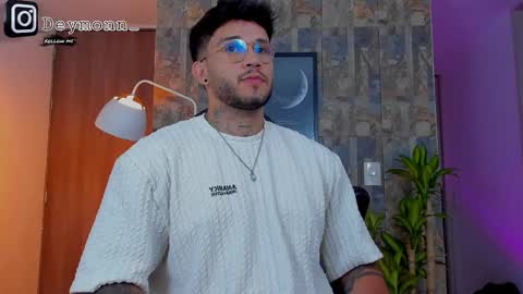 JULIAN online show from October 1, 8:52 pm