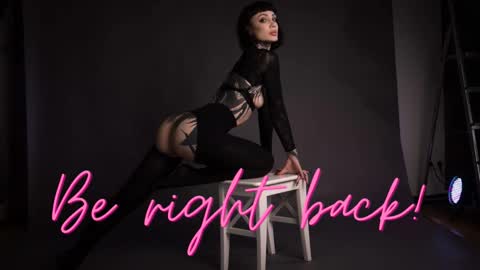 dgtlgrl online show from January 14, 6:27 pm